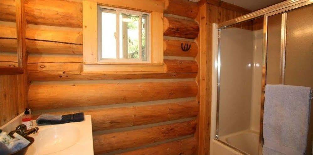 Western Pleasure Guest Ranch Sandpoint Exteriör bild
