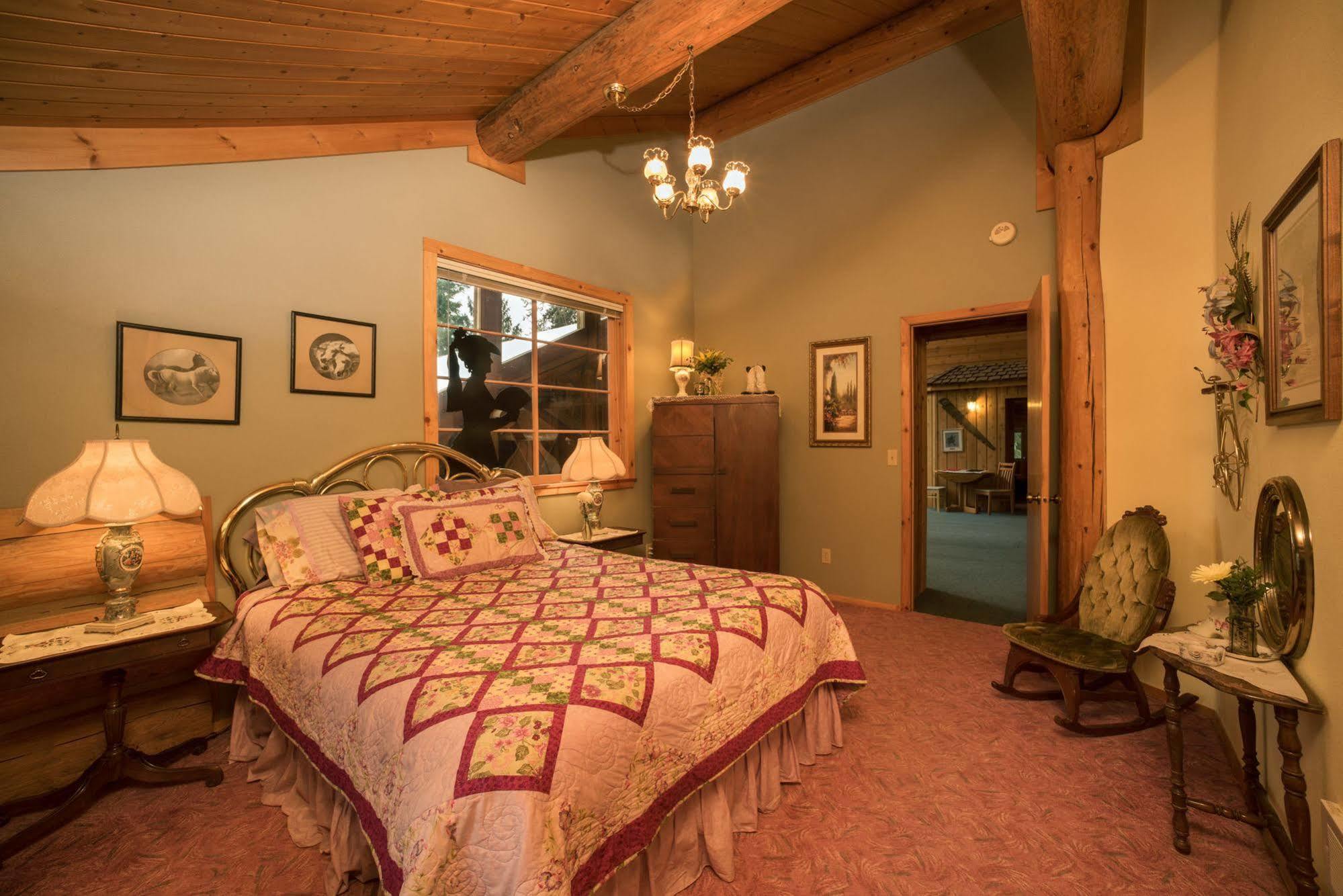 Western Pleasure Guest Ranch Sandpoint Exteriör bild